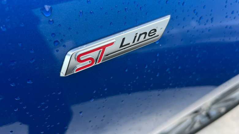 Ford Focus 1.0 EcoBoost Hybrid mHEV 155 ST-Line 5dr Auto Petrol Estate